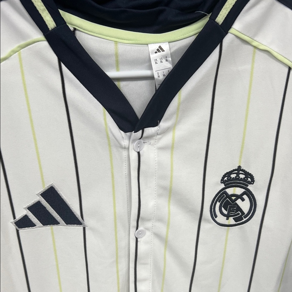 Real Madrid jersey special edition - Picture 2 of 3